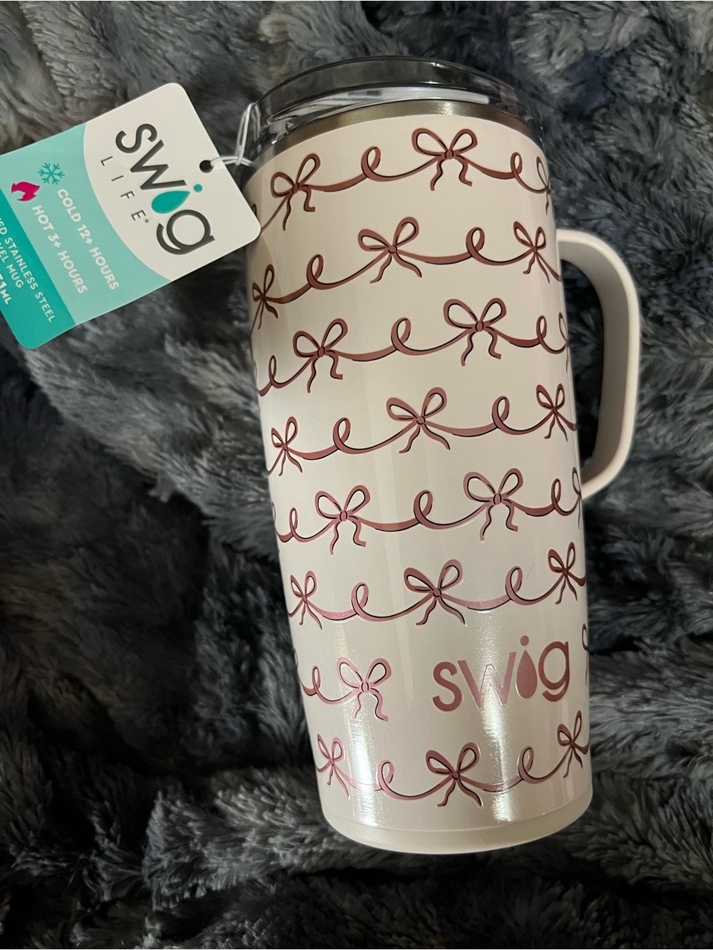 NWT 22oz travel mug swig pink ribbons and bows